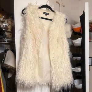 Rue21 Shaggy Faux Fur Vest in Ivory